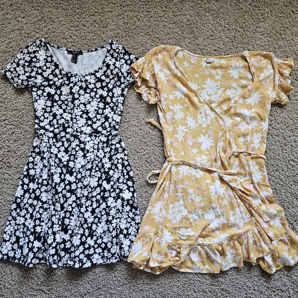 Billabong Floral Wrap Mini Dress XS And Daisy Twirl Dress